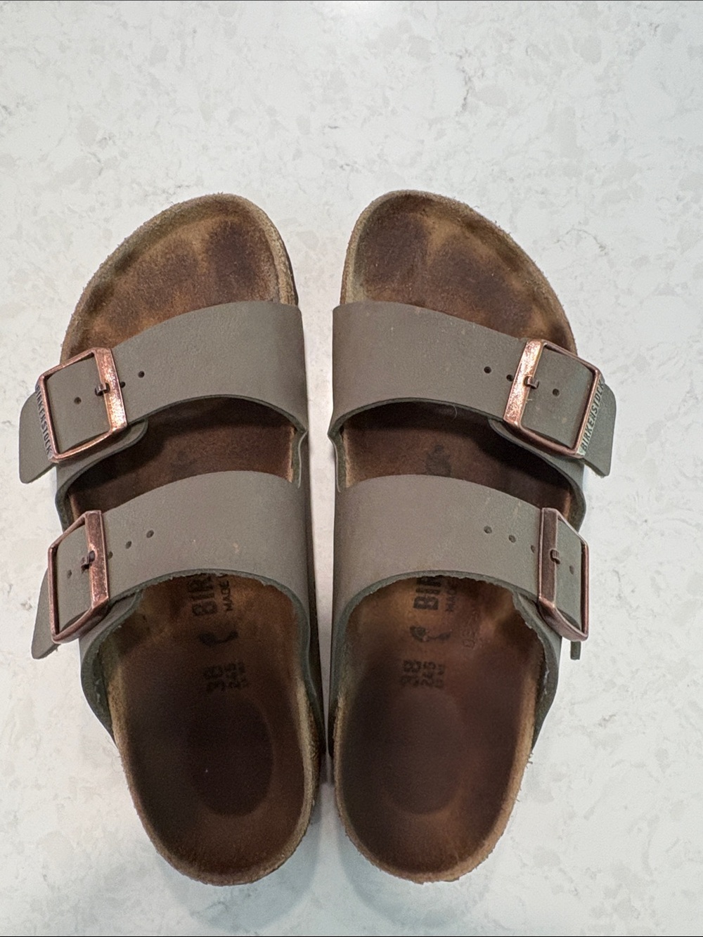 Arizona Birkenstocks size 38 narrow
